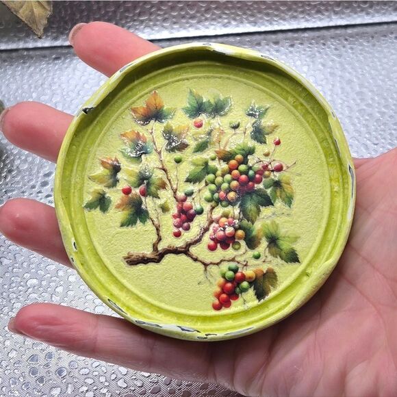 "5/$25" Altered Upcycled Jar Lid Yellow Green Grapes Fruit Fridge Magnet - Picture 5 of 7